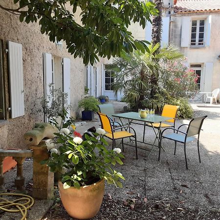 Annexe Du Pont De La Charente Apartment Châteauneuf-sur-Charente Exterior foto